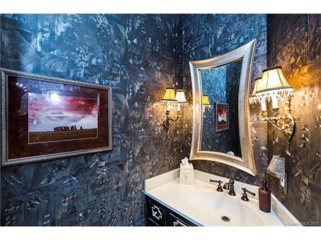 Matthews Manor Bed & Breakfast ภายนอก รูปภาพ