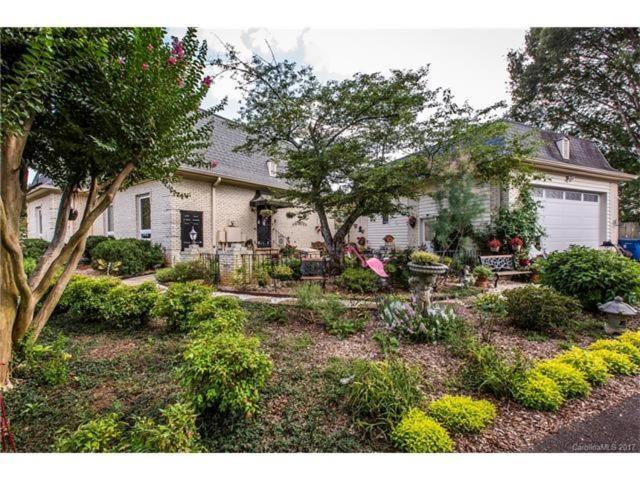 Matthews Manor Bed & Breakfast ภายนอก รูปภาพ
